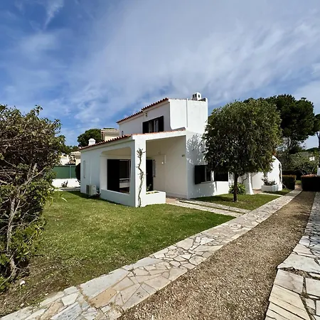 Ocean With Pool By Homing