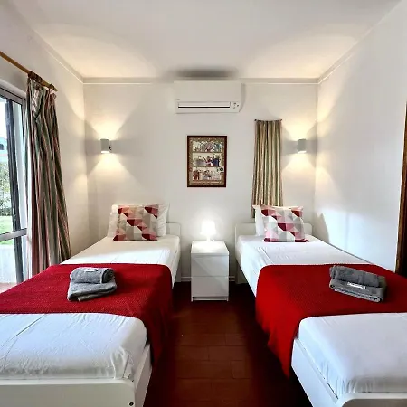 Ocean With Pool By Homing *